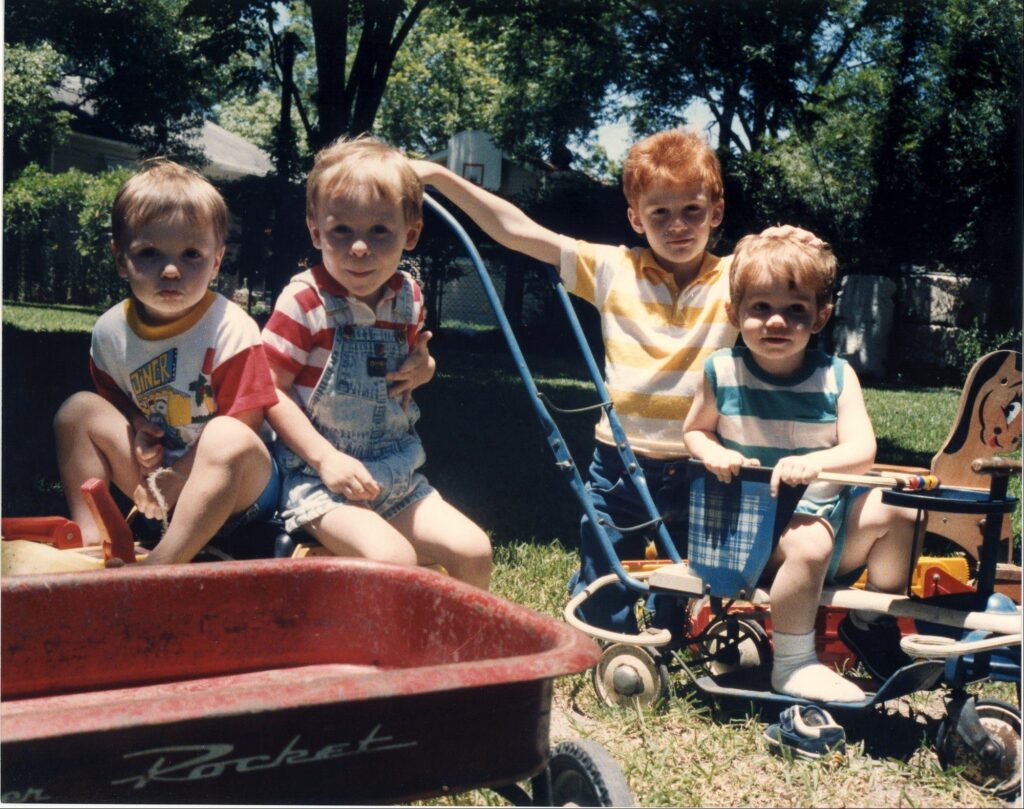Comment aider mon enfant à se faire des amis?